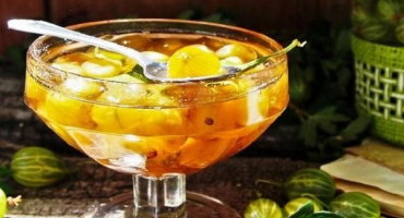 Top 6 receptů na angreštový džem s celými bobulemi na zimu